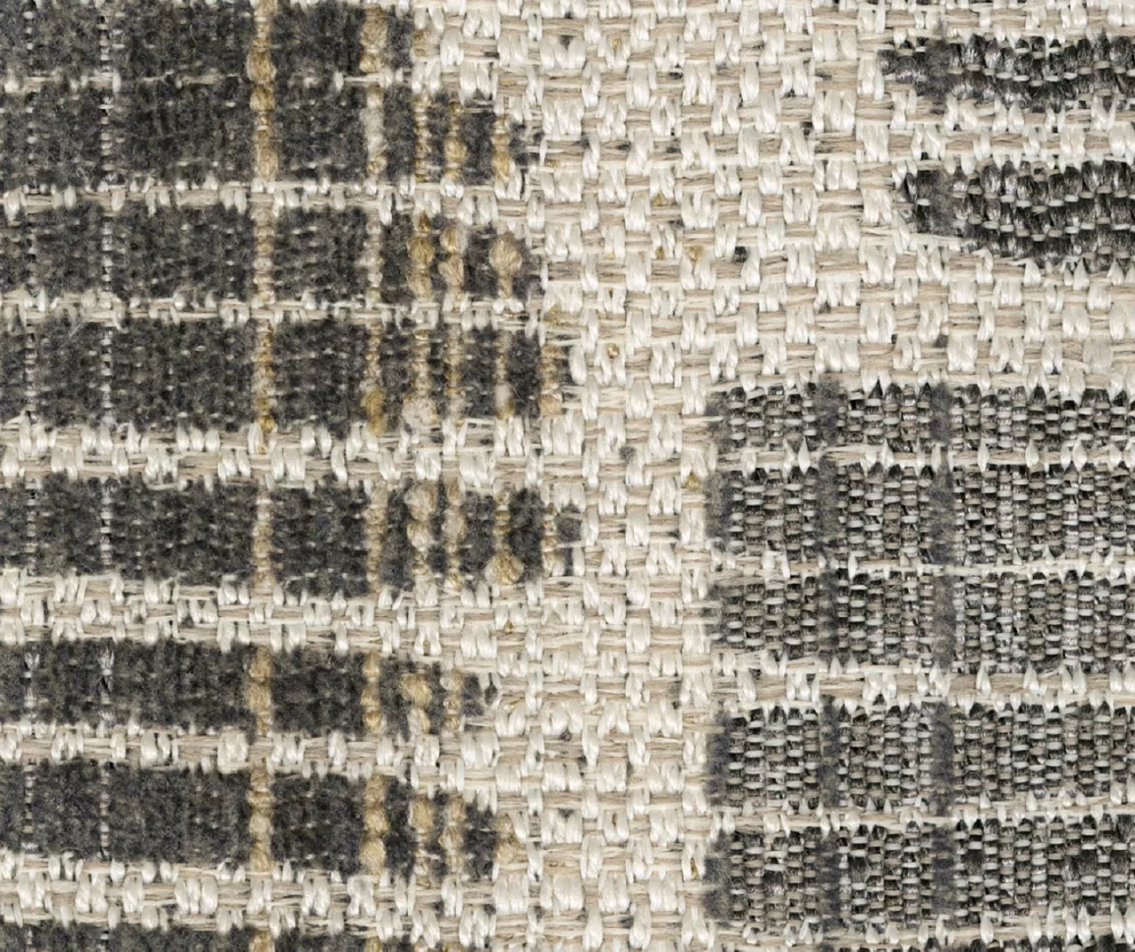 Broyhill Pembrey Pewter 3-Piece Sectional - Image 6